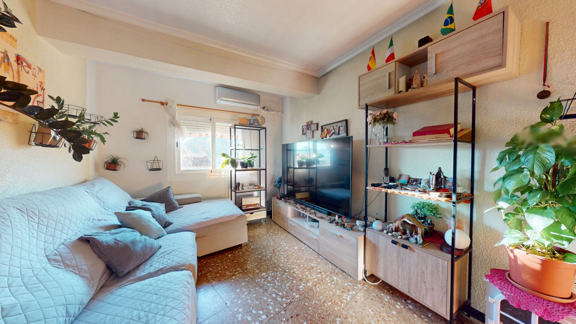 Sala d'estar de Pis en venda en Elda amb Aire condicionat i Balcó