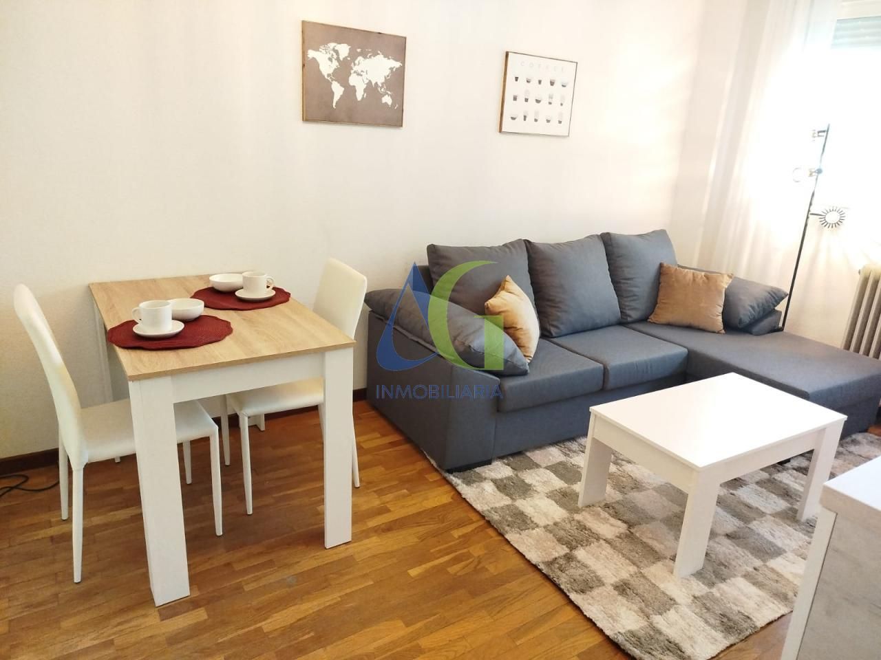 Sala de estar de Apartamento en venta en Villaquilambre con Calefacción, Parquet y Trastero