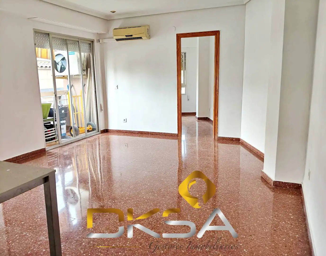 Living room of Flat for sale in Madrigal 