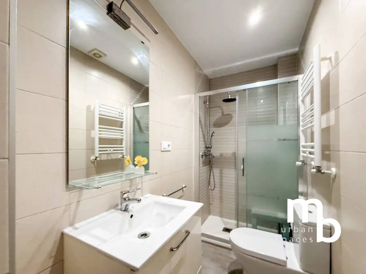 Badezimmer von Wohnung zur Miete in Madrid mit Klimaanlage, Heizung und Möbliert