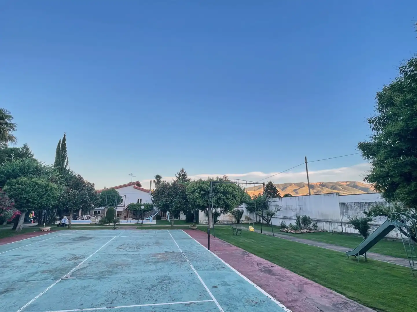 Vista exterior de Casa o chalet en venta en Albelda de Iregua con Aire acondicionado, Calefacción y Jardín privado