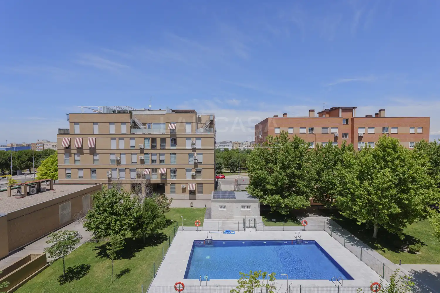 Piscina de Piso en venta en Fuenlabrada con Calefacción, Terraza y Trastero
