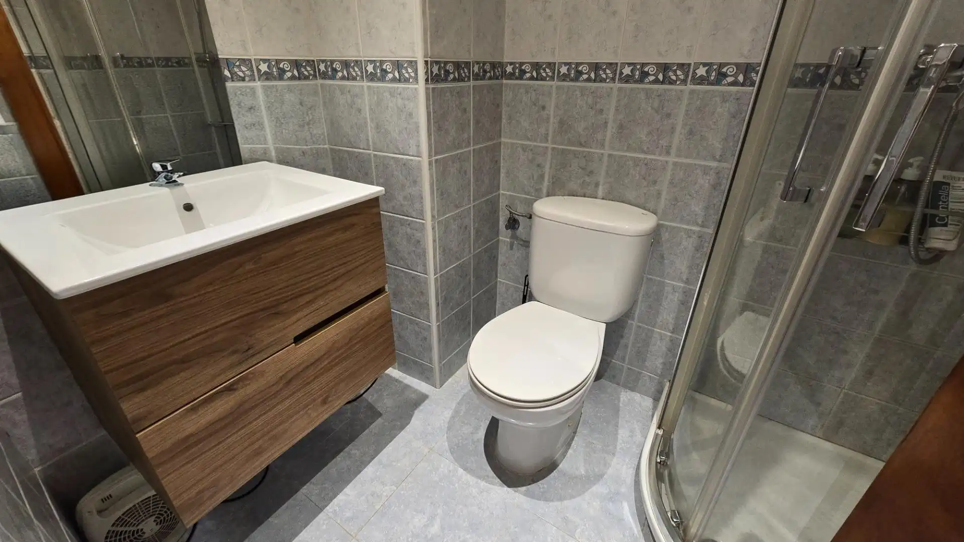 Bany de Pis en venda en Elche / Elx amb Aire condicionat, Terrassa i Balcó