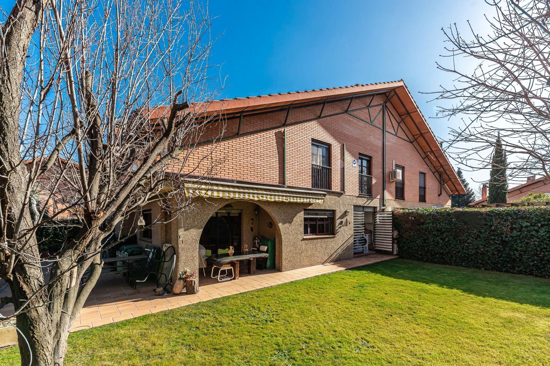 Exterior view of Single-family semi-detached for sale in Villanueva de la Cañada  with Heating and Private garden
