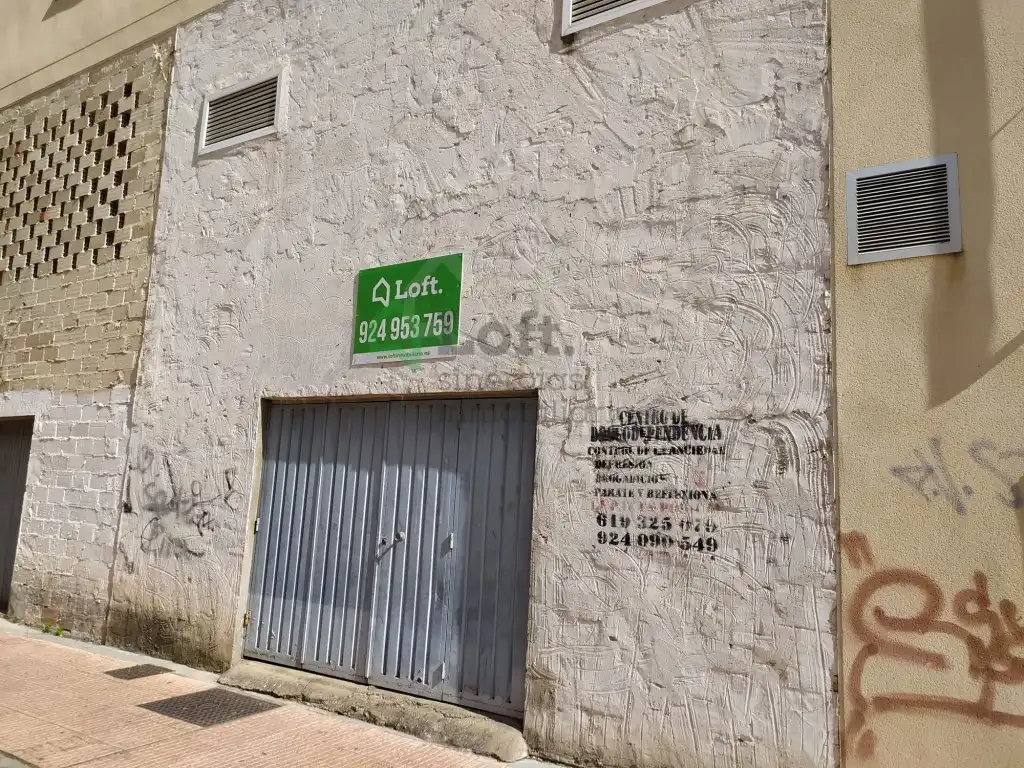 Vista exterior de Local de lloguer en Badajoz