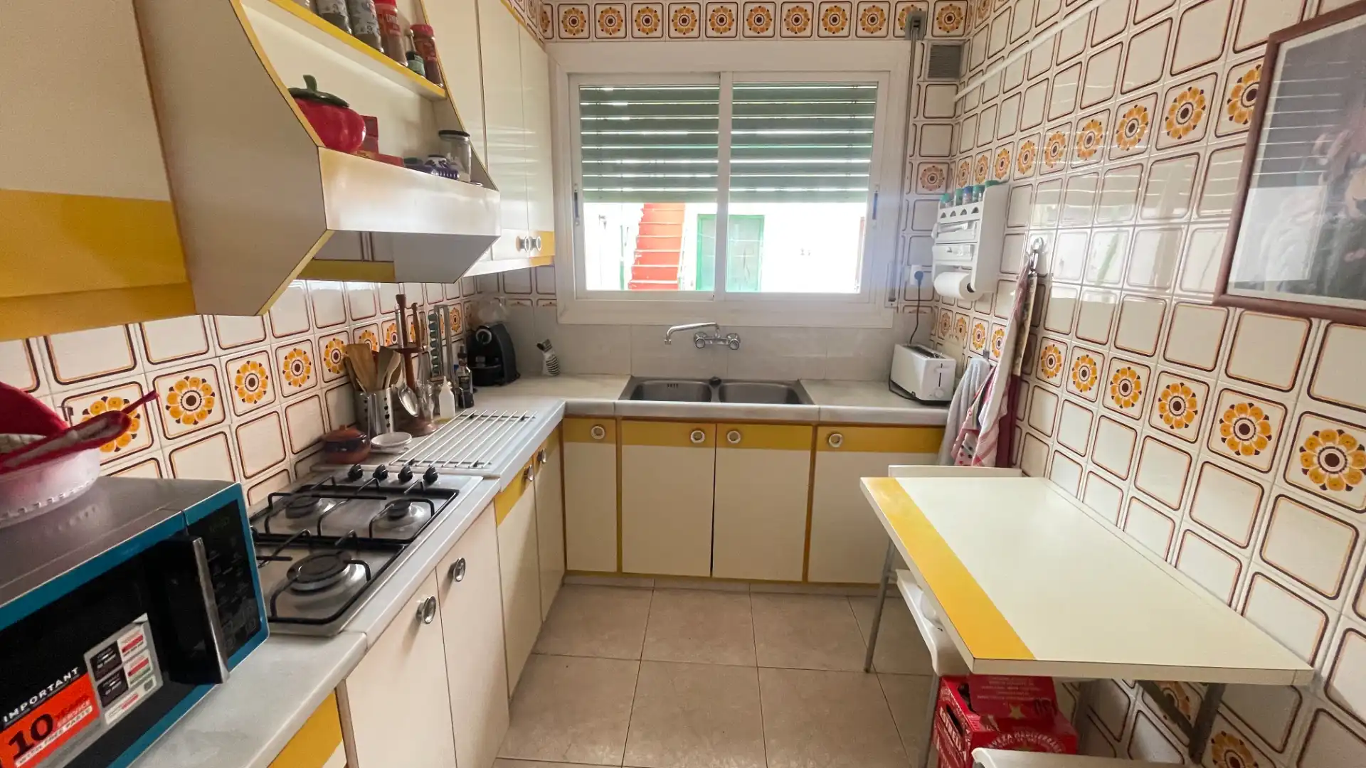 Cuina de Casa adosada en venda en Terrassa amb Aire condicionat, Calefacció i Terrassa