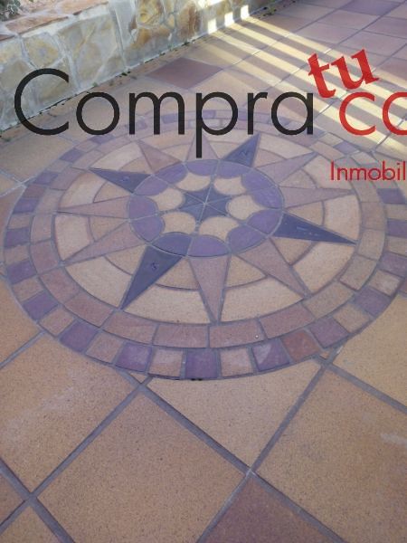 Vista exterior de Casa o xalet en venda en Palazuelos de Eresma amb Calefacció, Jardí privat i Parquet