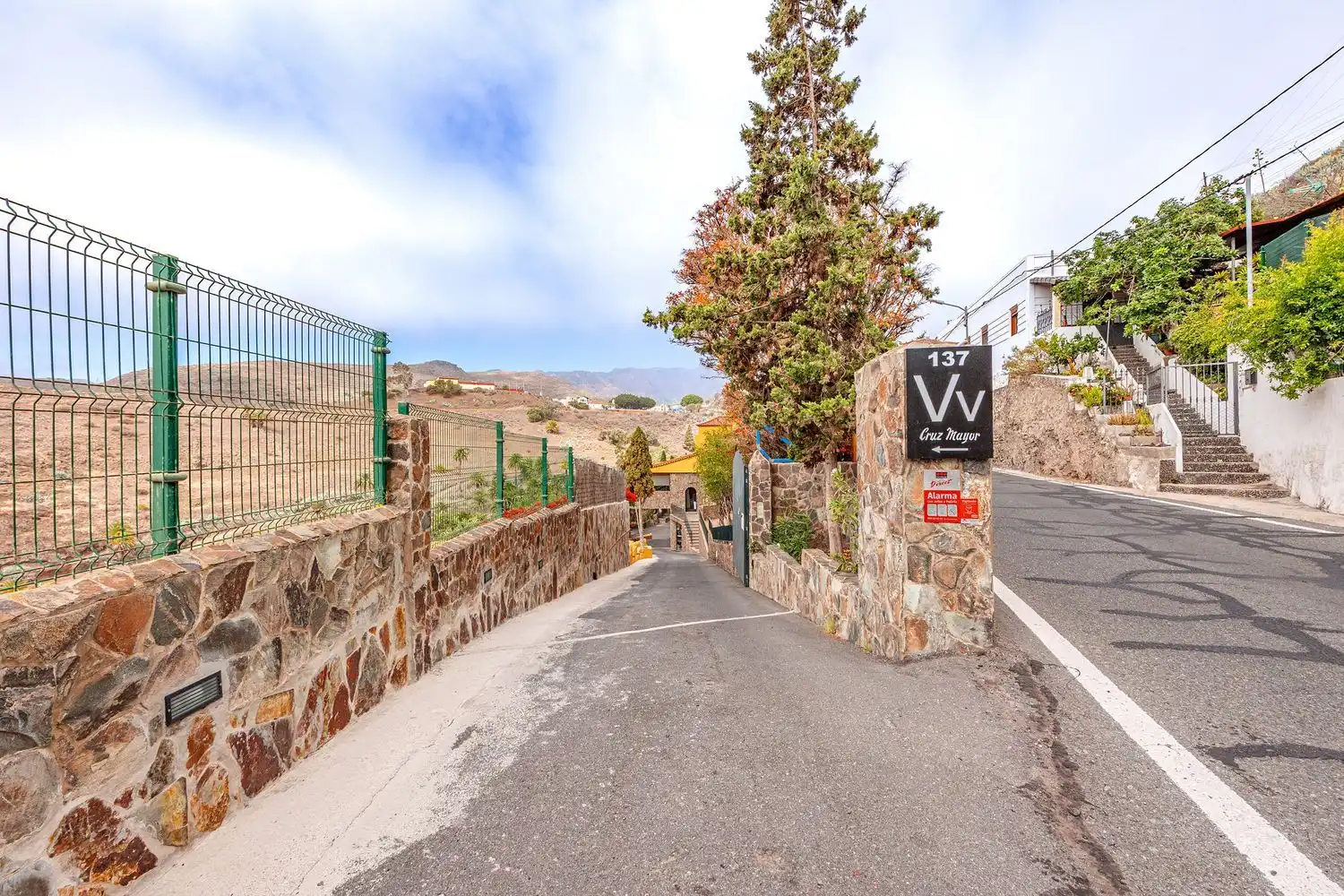 Vista exterior de Casa o chalet en venta en Telde con Jardín privado, Terraza y Piscina