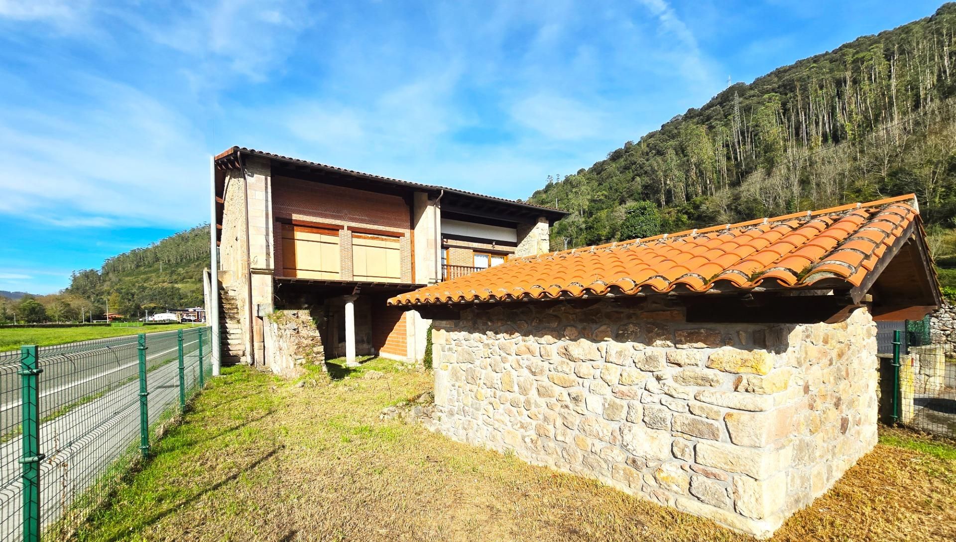 Haus oder Chalet zum verkauf in Barrio TRECEÑO-PLAZA