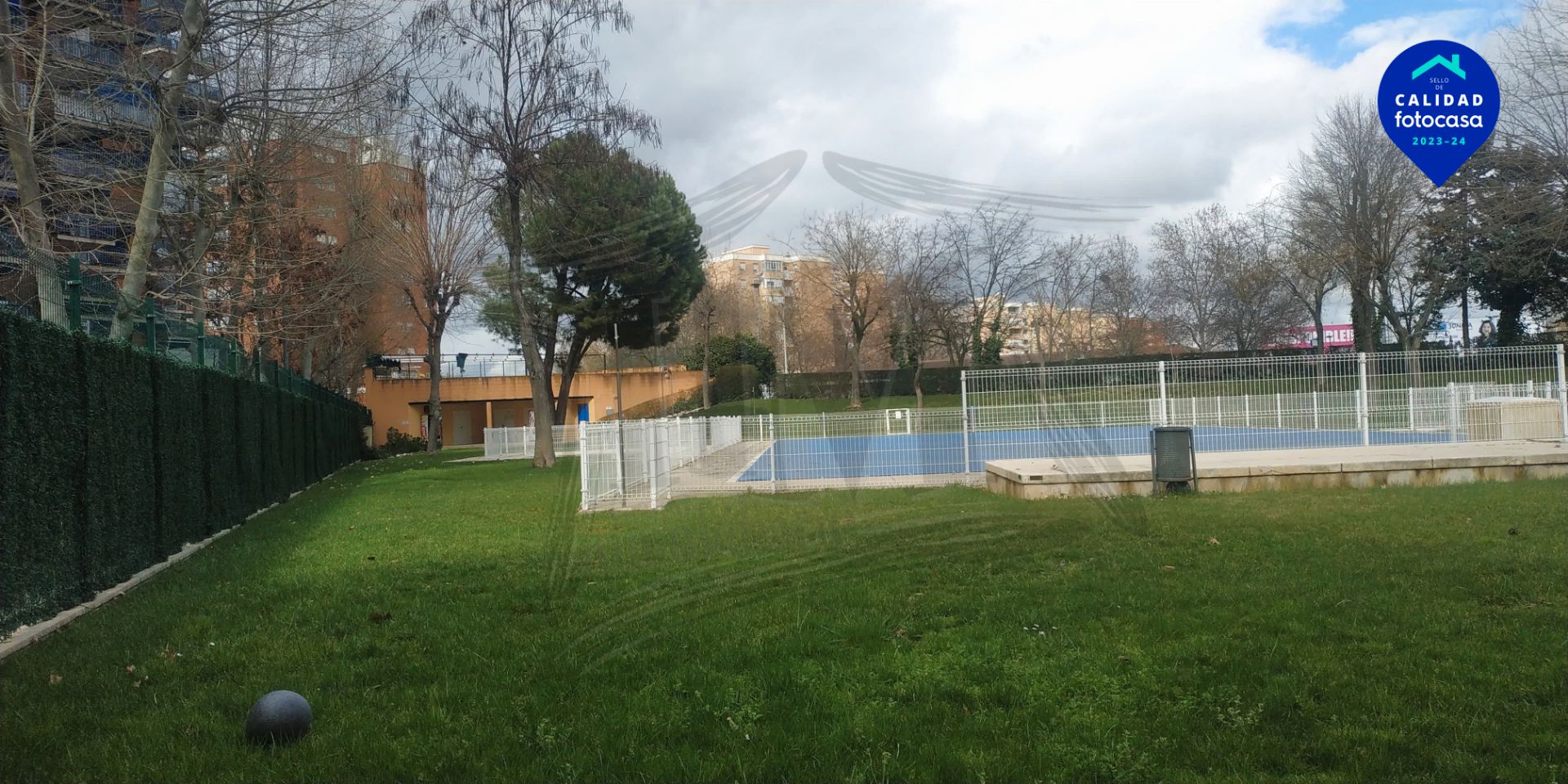 Swimming pool of Flat for sale in Fuenlabrada  with Air Conditioner, Heating and Parquet flooring