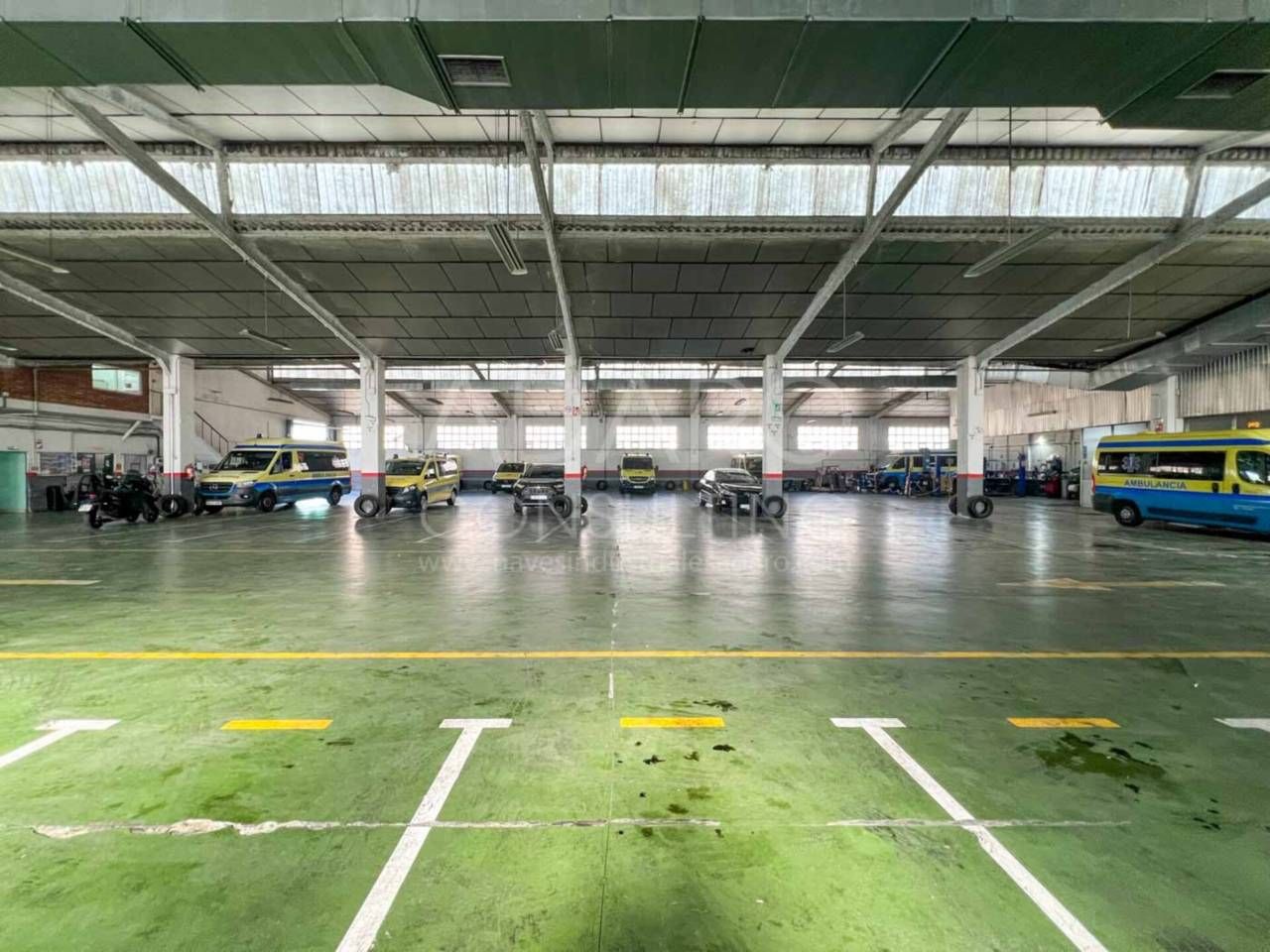 Aparcament de Nau industrial en venda en Leganés amb Alarma