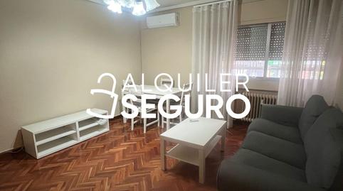 Photo 2 of Flat to rent in Hermanos Gómez, Ventas, Madrid