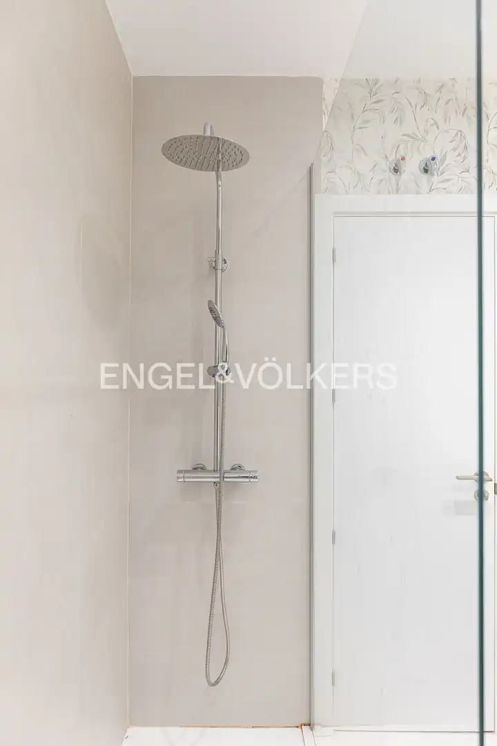 Bathroom of Flat for rent in Madrid  with Air Conditioner, Heating and Storage room