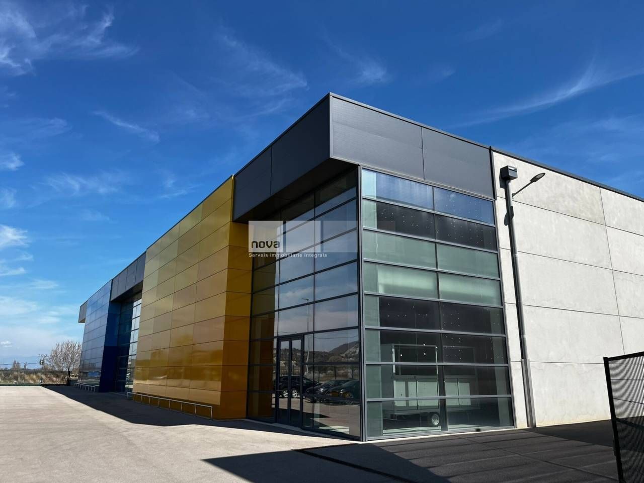 Vista exterior de Oficina de lloguer en Tona
