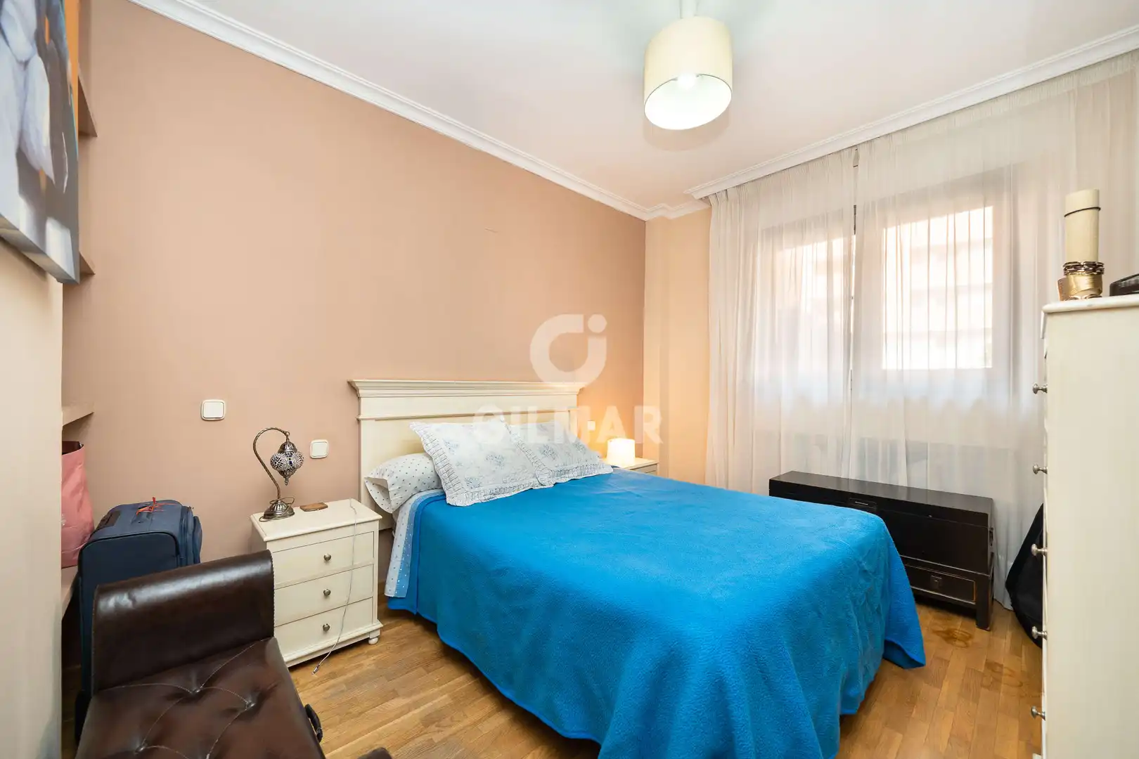 Habitación de Planta baja en venta en Madrid con Calefacción, Jardín privado y Piscina