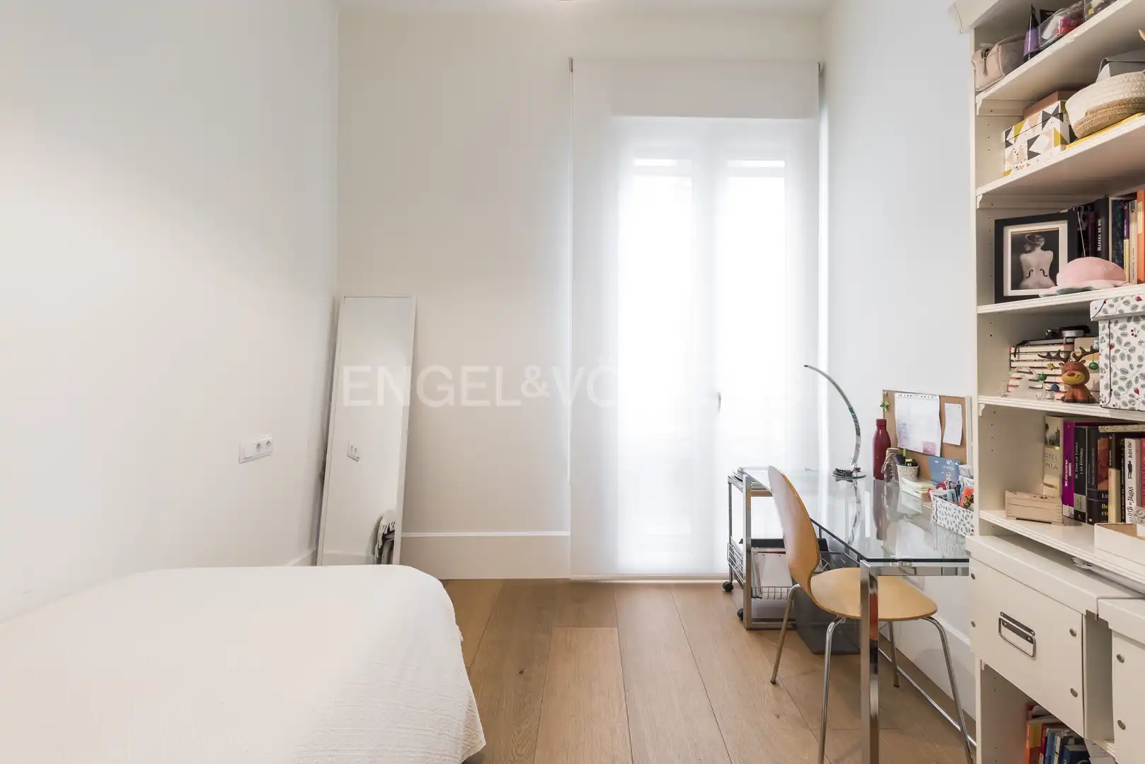 Bedroom of Flat for sale in Madrid  with Air Conditioner, Heating and Storage room
