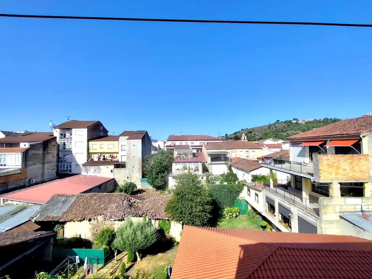 Vista exterior de Pis de lloguer en Verín amb Calefacció, Terrassa i Moblat