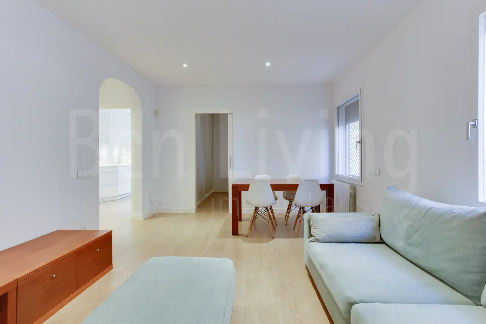 Sala d'estar de Pis en venda en Barcelona amb Calefacció, Parquet i Terrassa