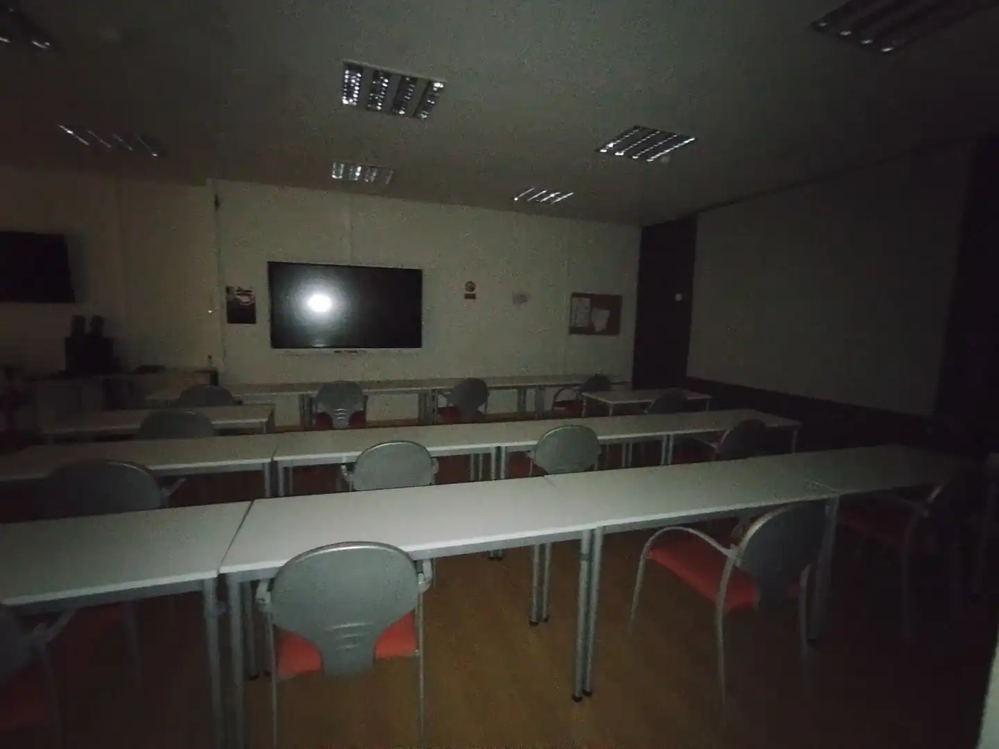 Commercial properties for sale in Castellón de la Plana / Castelló de la Plana  with Air Conditioner, Parquet flooring and Furnished