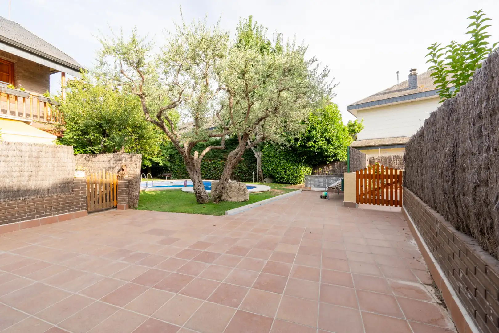 Jardí de Casa adosada en venda en Sant Cugat del Vallès amb Calefacció, Jardí privat i Parquet