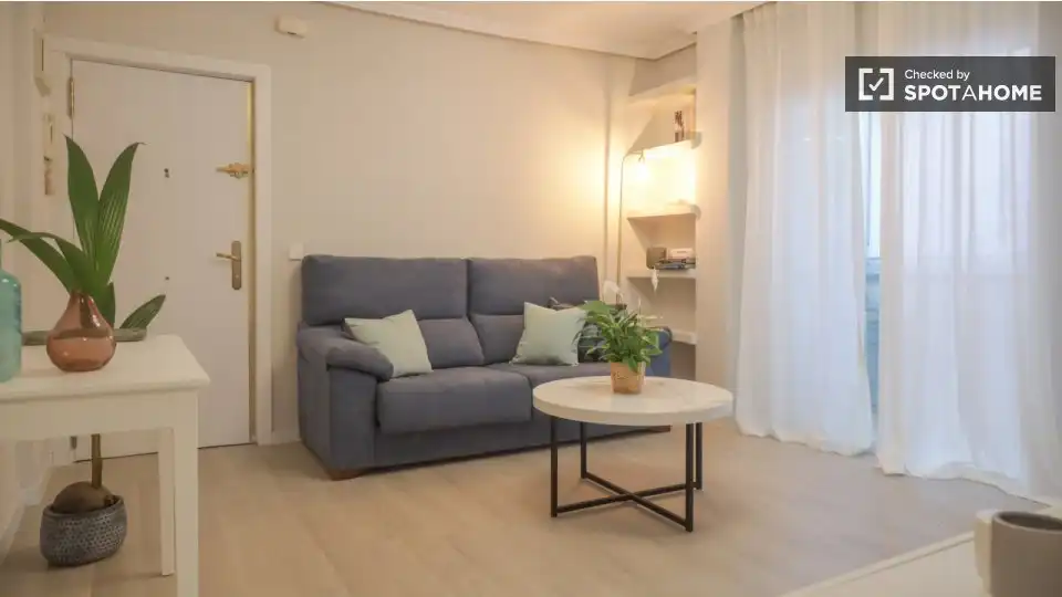 Living room of Flat for rent in Madrid  with Air Conditioner, Heating and Furnished