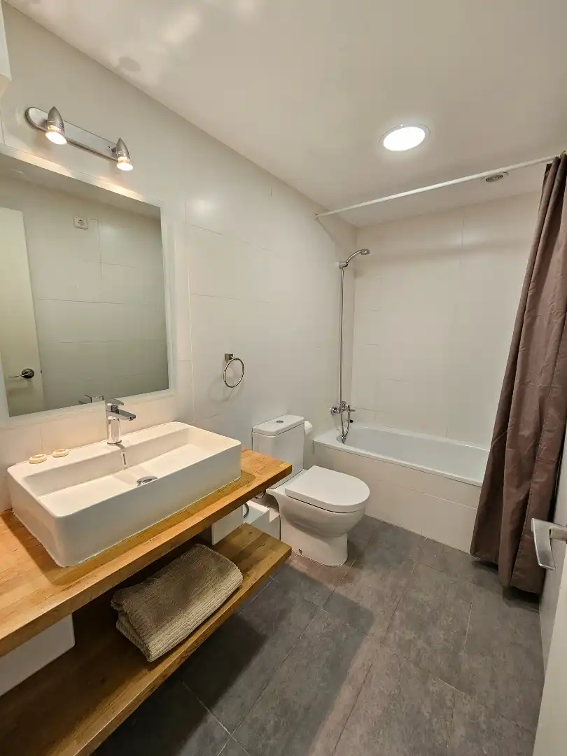 Wohnung zur Miete in Via Augusta, Llevant