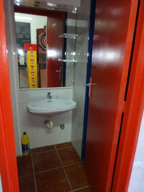 Baño de Local en venta en Montornès del Vallès