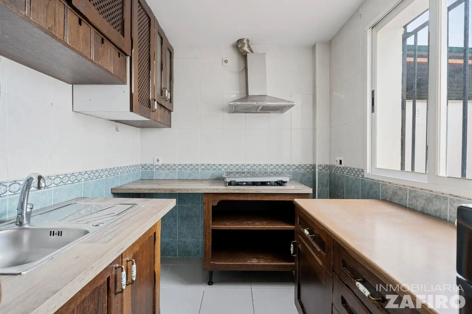 Cocina de Casa adosada en venta en Las Gabias con Trastero y Balcón