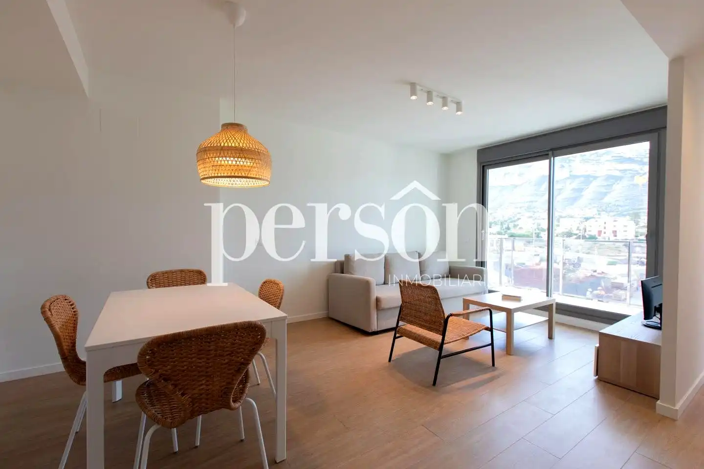Habitación de Piso de alquiler en Dénia con Aire acondicionado, Terraza y Trastero