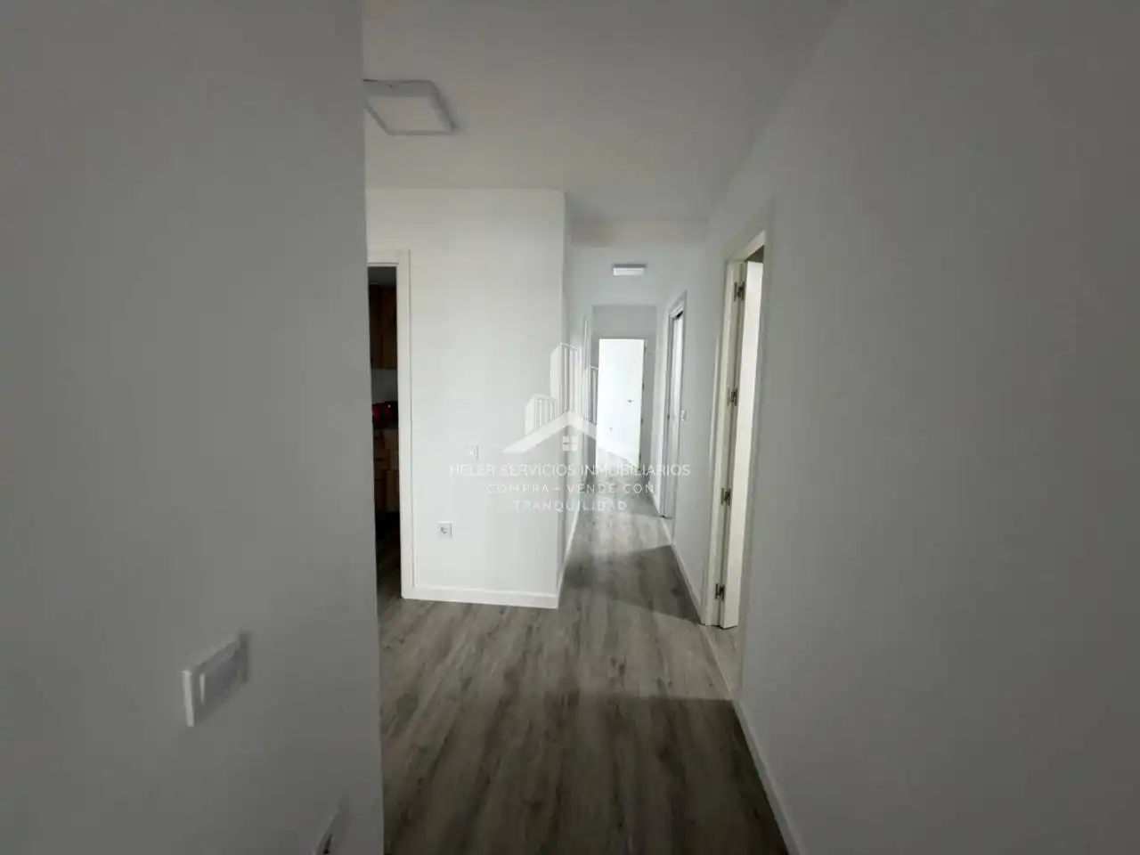 Wohnung zur Miete in Avenida Valencia, Ensanche - Río Júcar