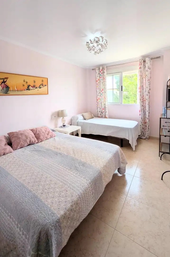 Dormitori de Casa o xalet en venda en Elche / Elx amb Aire condicionat, Calefacció i Jardí privat