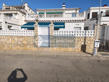 Casa en venda a urbanización  parque Montroig