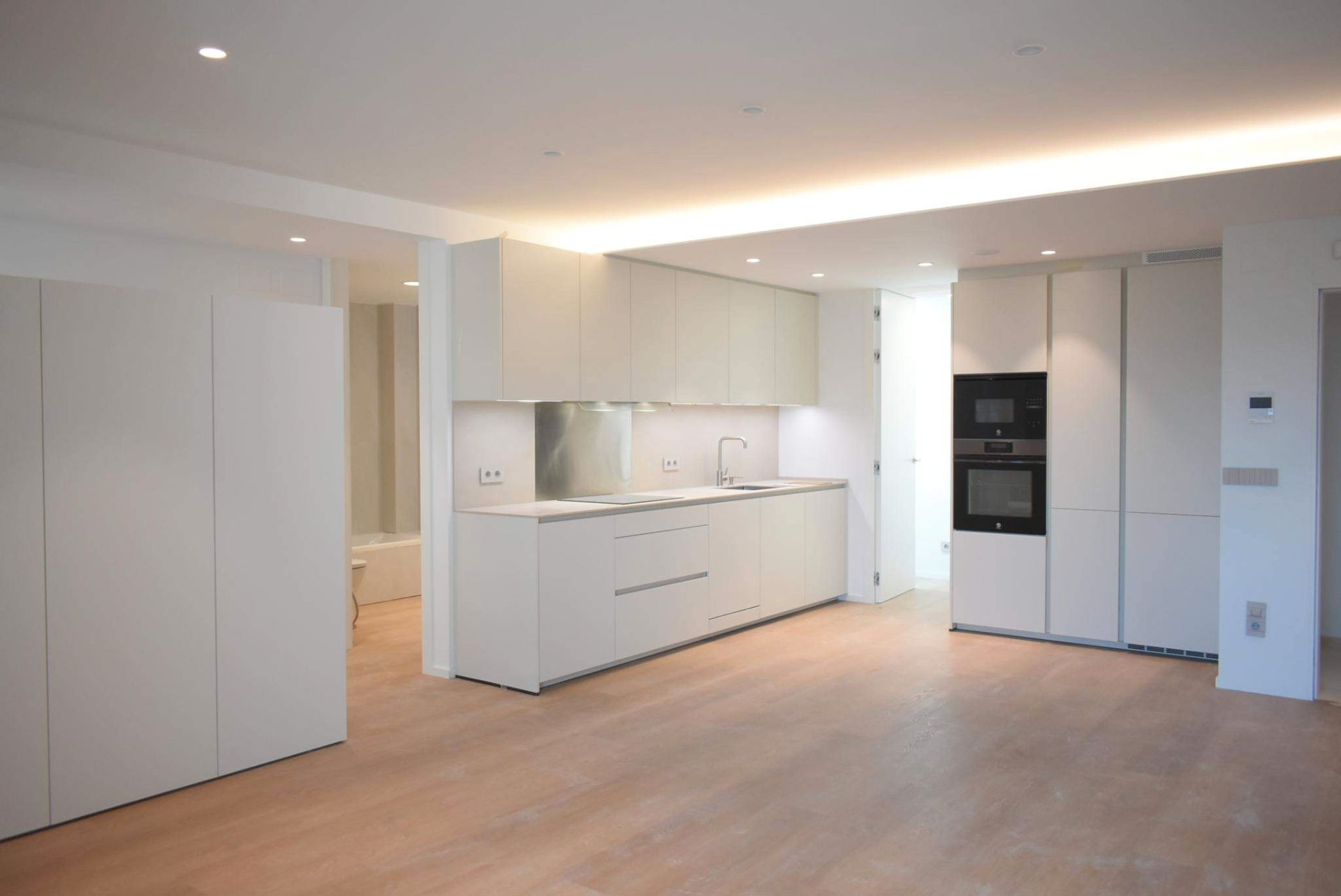 Cuina de Apartament en venda en Pontevedra Capital  amb Calefacció, Parquet i Terrassa