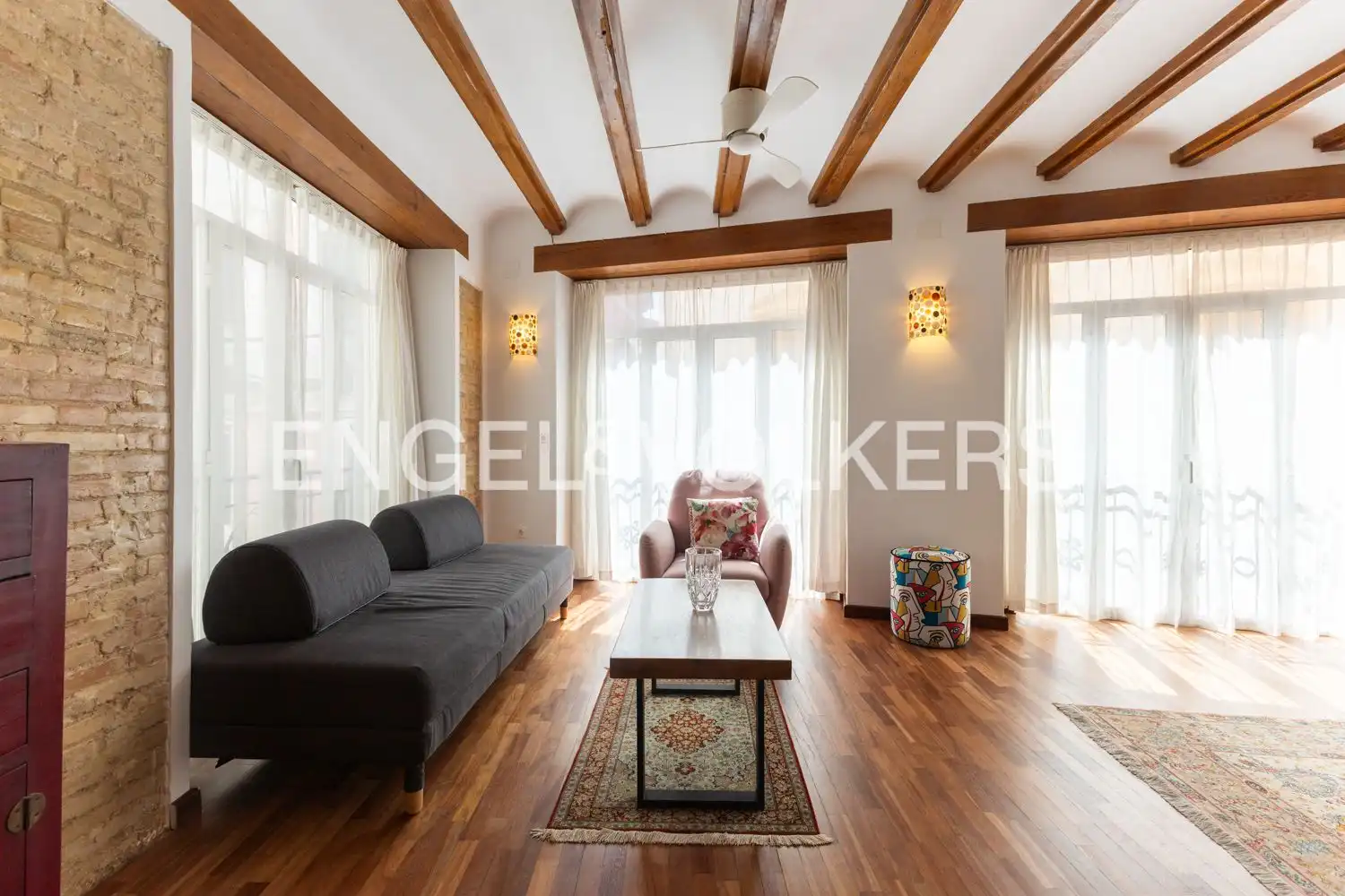 Living room of Flat for sale in Valencia  with Air Conditioner, Heating and Parquet flooring