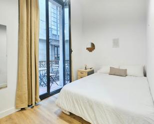 Bedroom of Flat to share in  Barcelona Capital  with Heating, Washing machine and TV