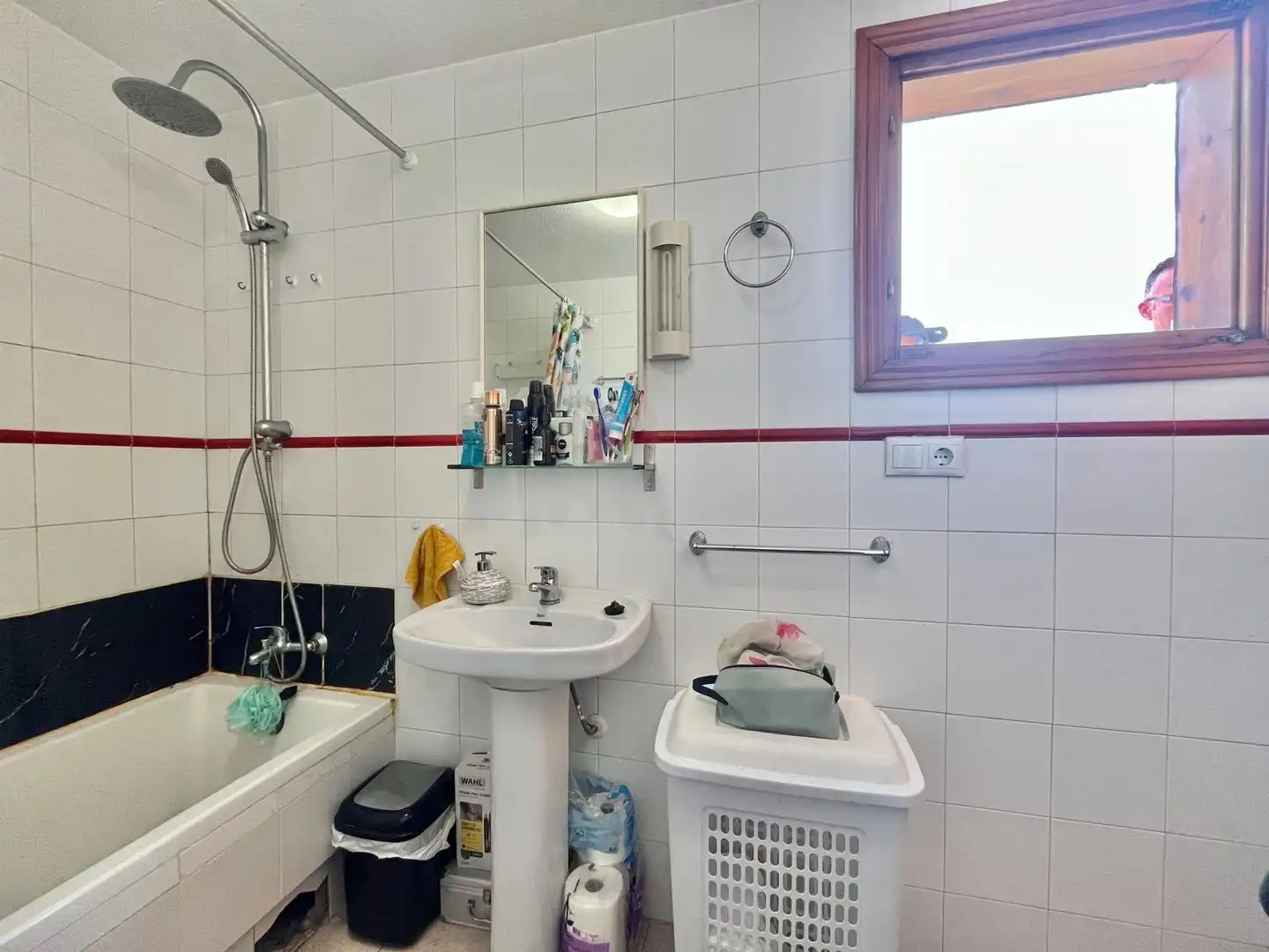 Baño de Estudio en venta en Torrevieja con Balcón y Piscina comunitaria