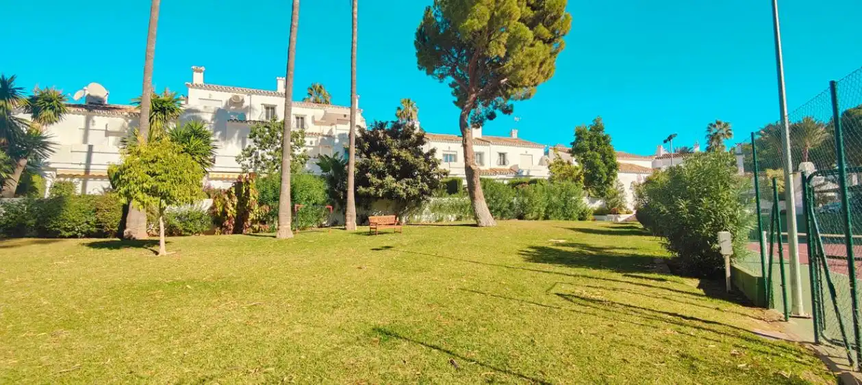 Adossat amb jardí en venda a Nueva Andalucía, imagen 20