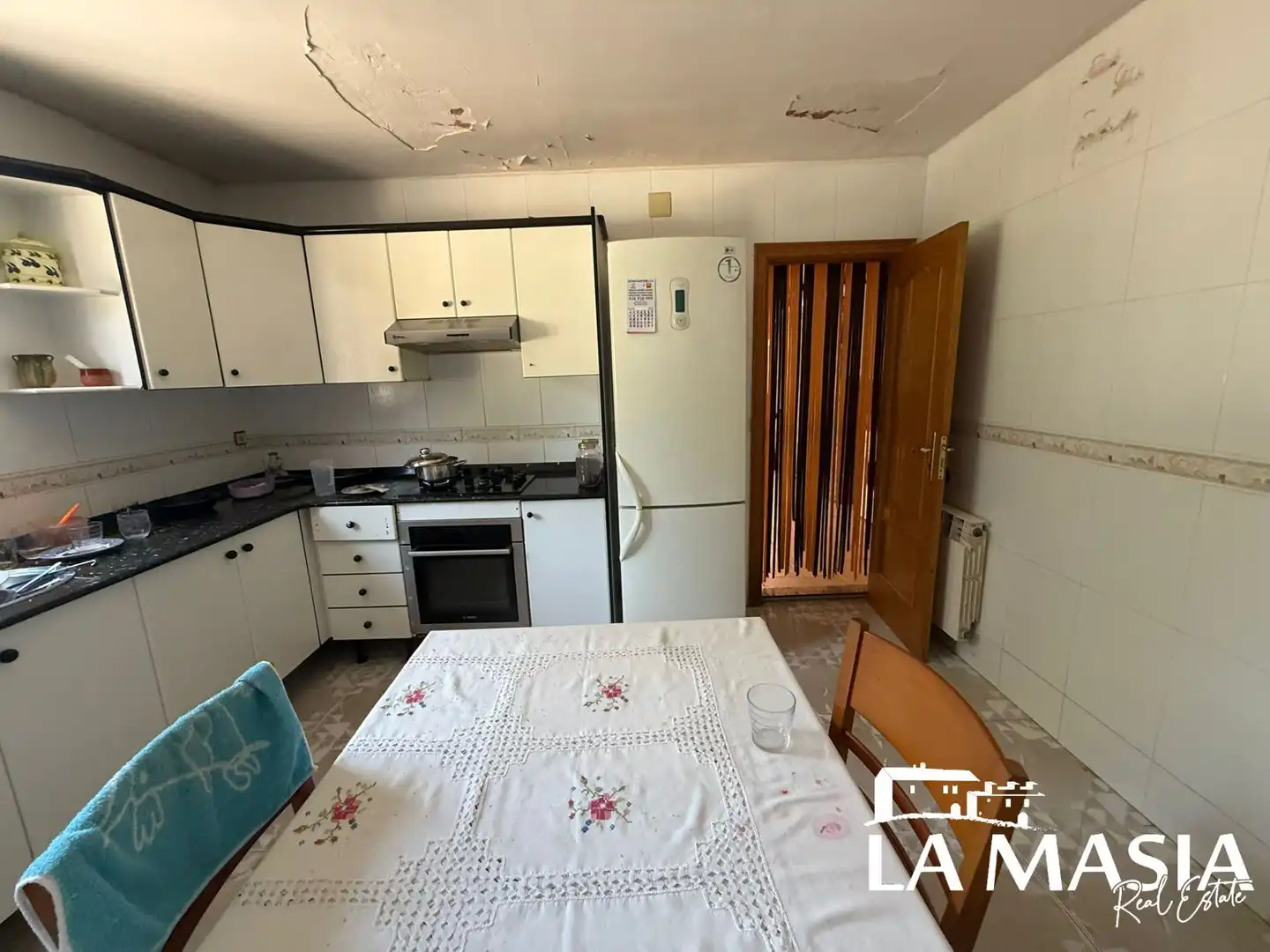Cuina de Casa o xalet en venda en Canyelles amb Calefacció, Jardí privat i Traster