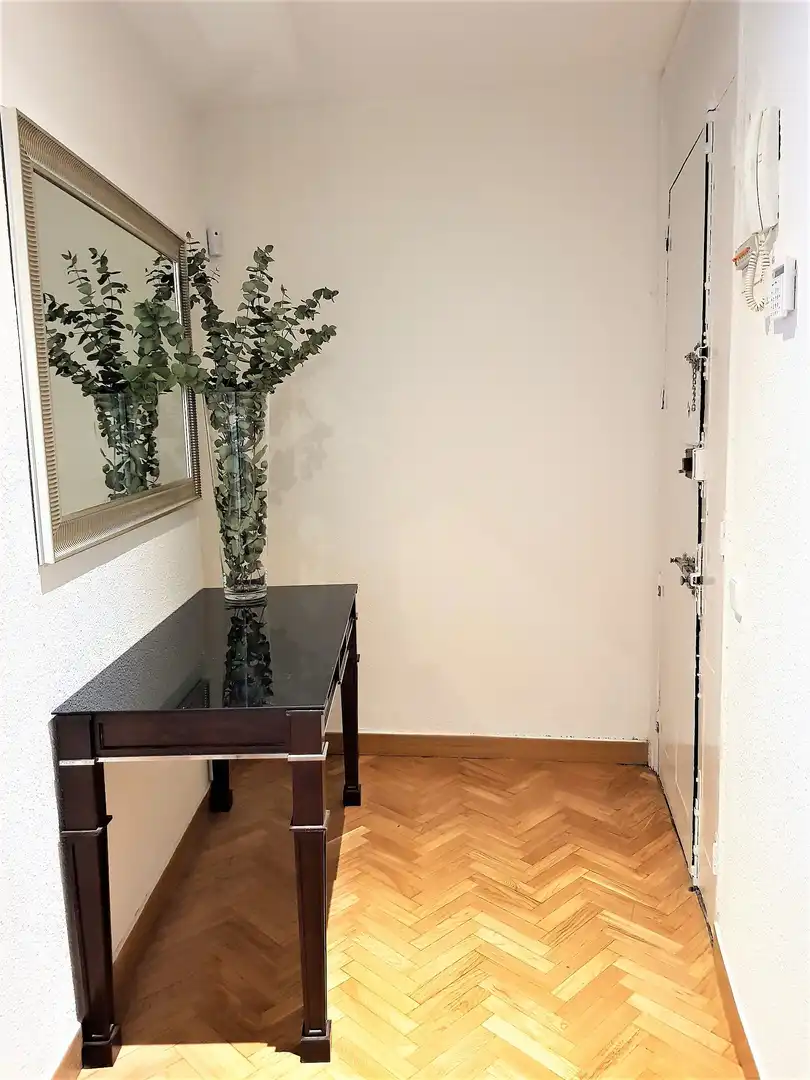 Flat for rent in Plaza de Santa Ana, Cortes - Huertas