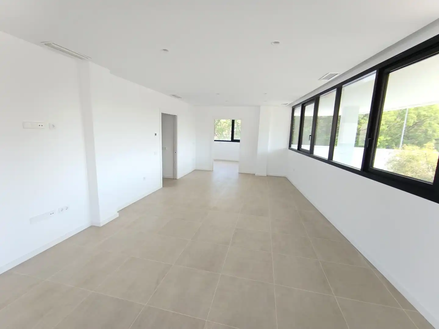 Wohnung zum Verkauf in Murcia mit Privatgarten, Terrasse und Abstellraum