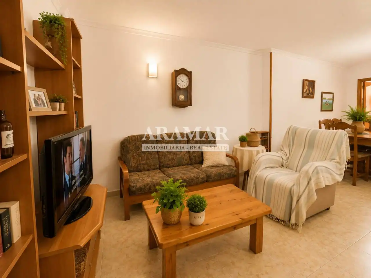 Sala d'estar de Casa adosada en venda en Pego amb Terrassa