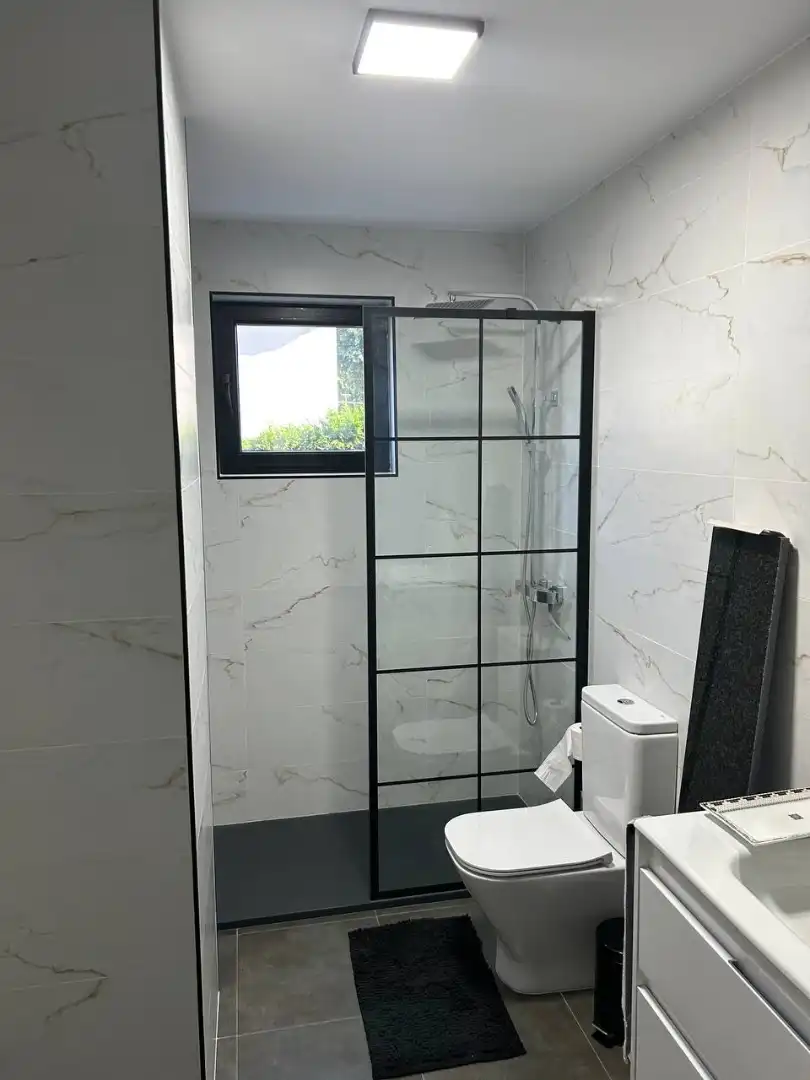 Baño de Casa o chalet en venta en Culleredo con Calefacción, Jardín privado y Parquet