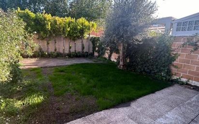 Jardí de Casa adosada en venda en Valdemoro amb Calefacció