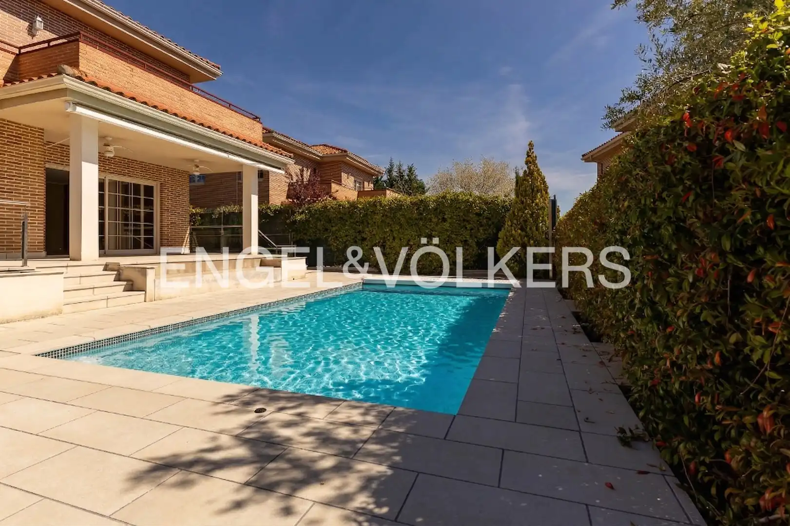 Swimming pool of Houses for sale in Villanueva de la Cañada  with Air Conditioner, Heating and Private garden