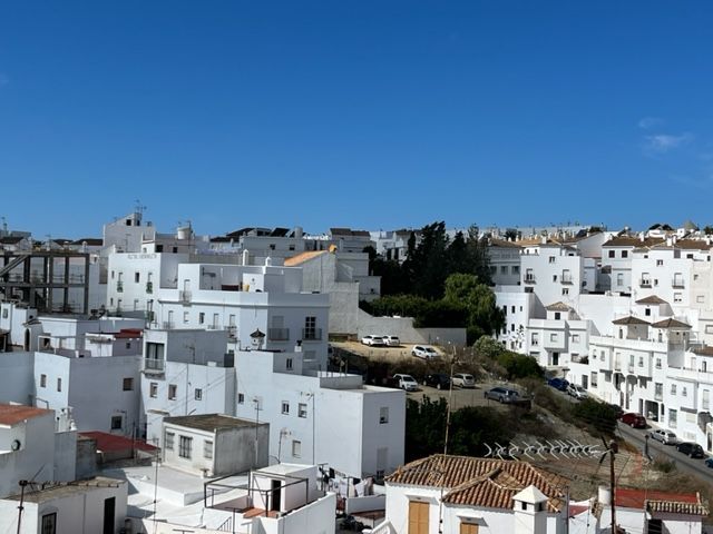Vista exterior de Casa o xalet en venda en Vejer de la Frontera amb Terrassa, Traster i Balcó