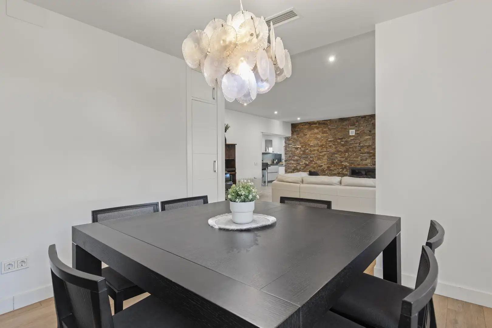Comedor de Casa o chalet en venta en Marbella con Aire acondicionado, Calefacción y Jardín privado