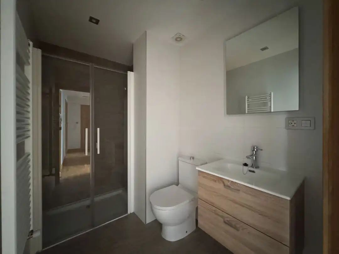 Bathroom of Flat for sale in Legazpi  with Heating and Balcony
