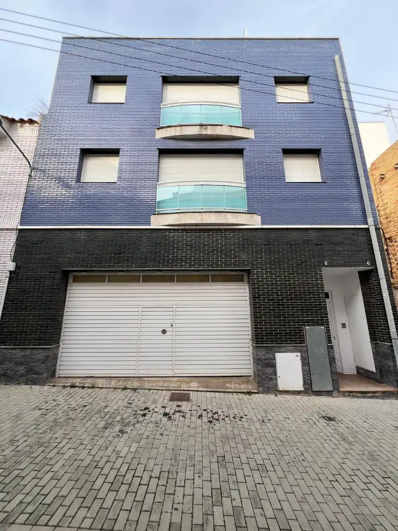 Vista exterior de Edifici en venda en La Ràpita amb Alarma