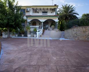 Vista exterior de Casa o xalet en venda en  Jaén Capital amb Aire condicionat, Calefacció i Piscina