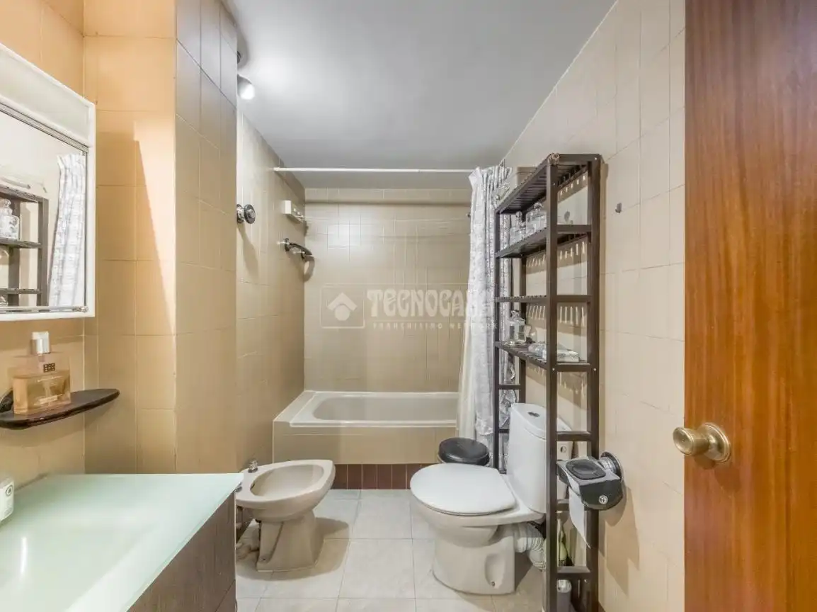 Baño de Piso en venta en Madrid con Aire acondicionado y Calefacción
